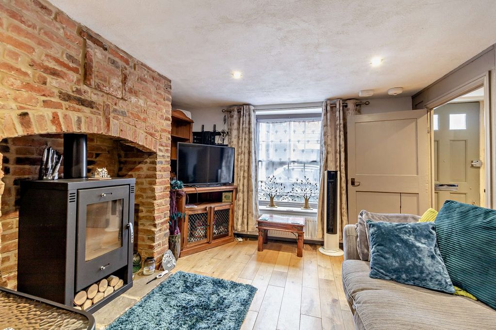 Property photo 3 of 34