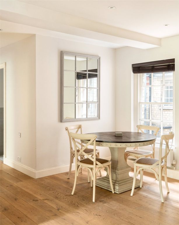 Property photo 3 of 10 Dining Space