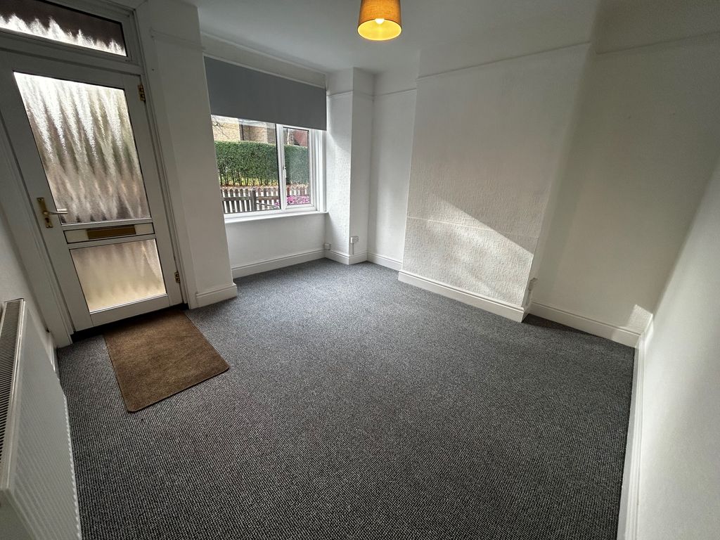 Property photo 2 of 11 Living Room