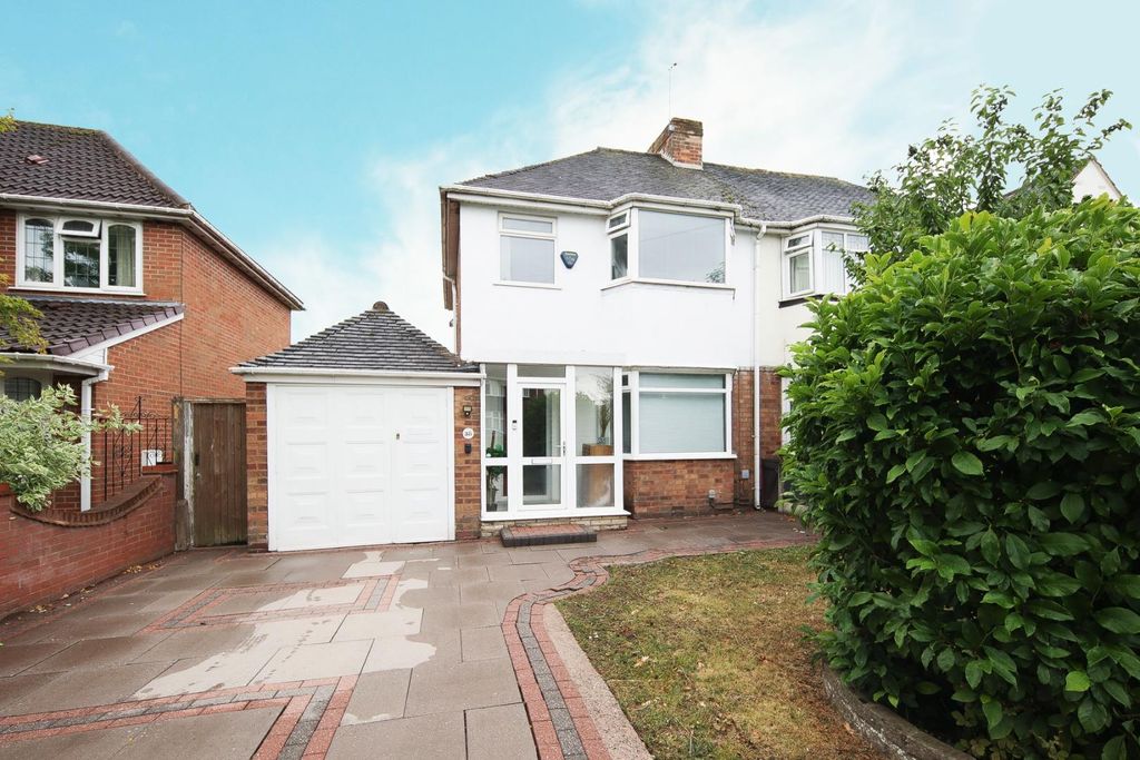Property photo 1 of 15 Approach