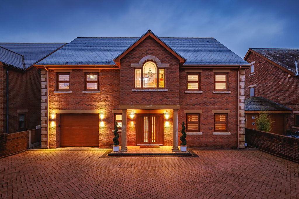 Property photo 1 of 30