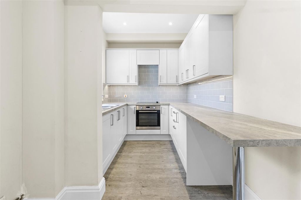 Property photo 3 of 31 Kitchen Diner