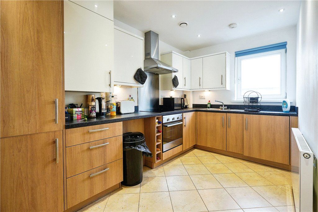 Property photo 2 of 19 Kitchen