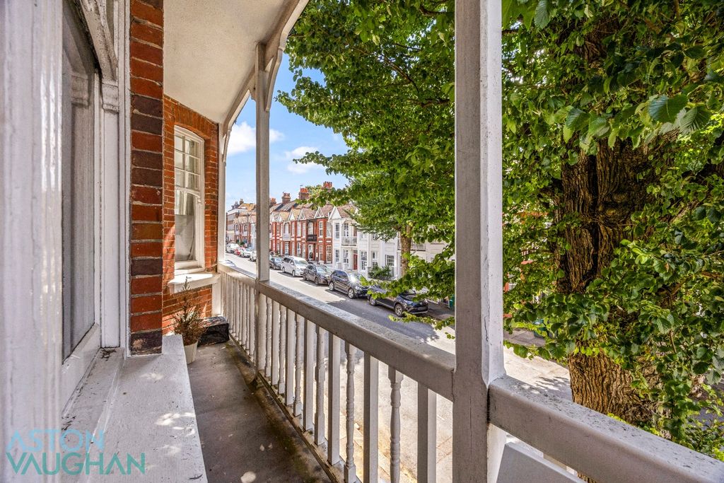 Property photo 2 of 10 4630931