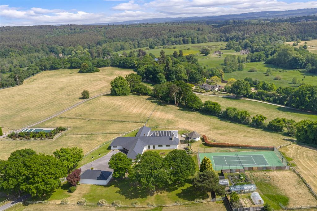 Property photo 1 of 52 Waverley Court Farm, Monks Walk Farnham, Surrey, G