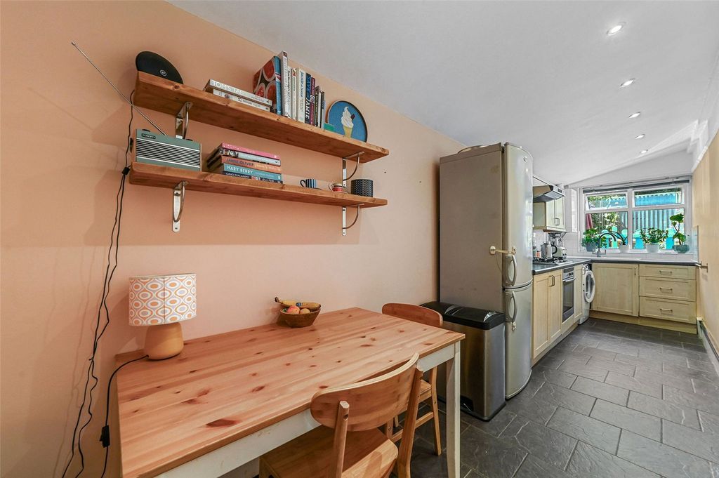 Property photo 3 of 24 Kitchen/Diner