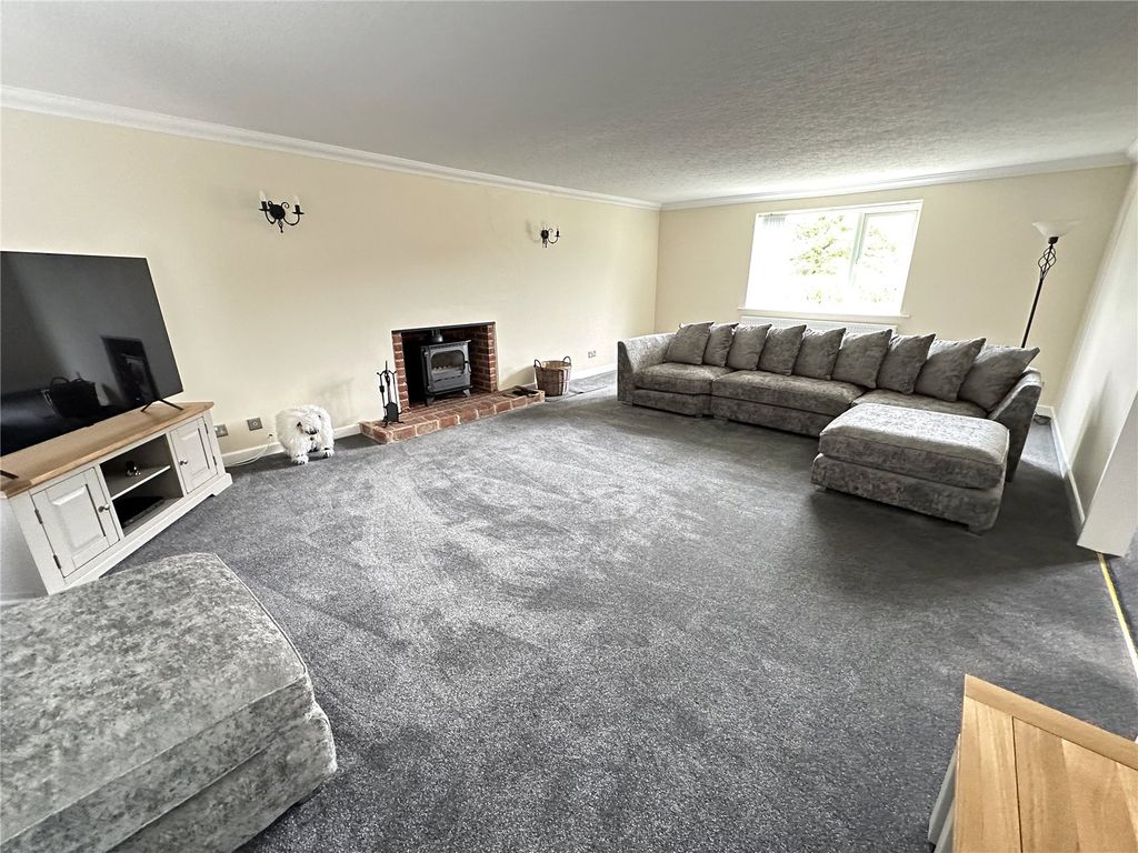 Property photo 2 of 36 Picture No. 27