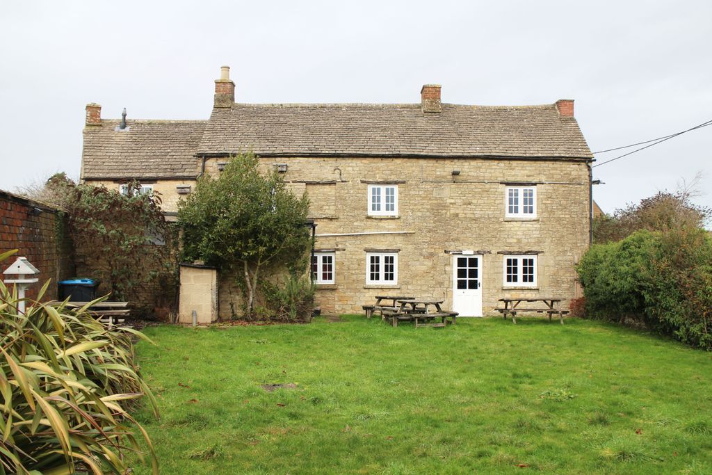 Property photo 1 of 9