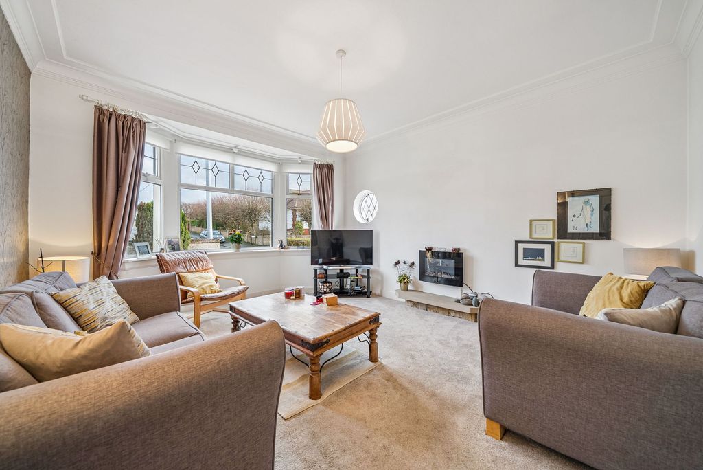 Property photo 2 of 25