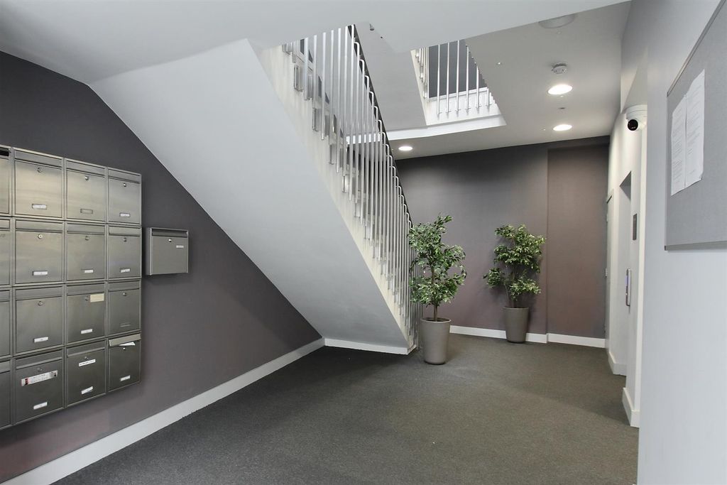 Property photo 2 of 9 6 Chequers House (12).Jpg