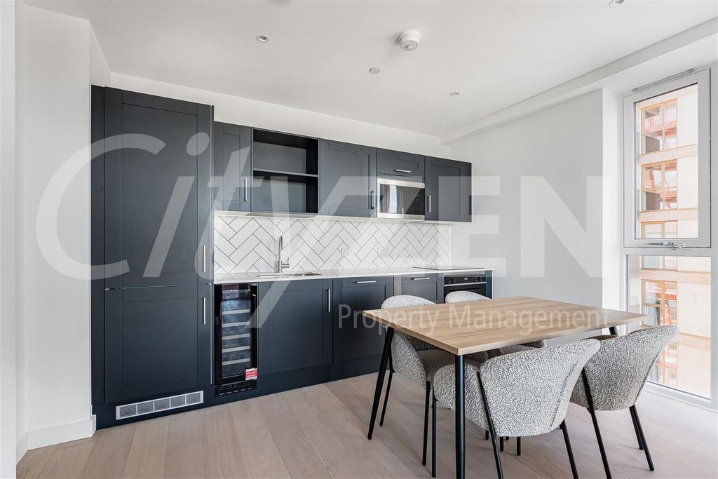 Property photo 2 of 43 Kitchen