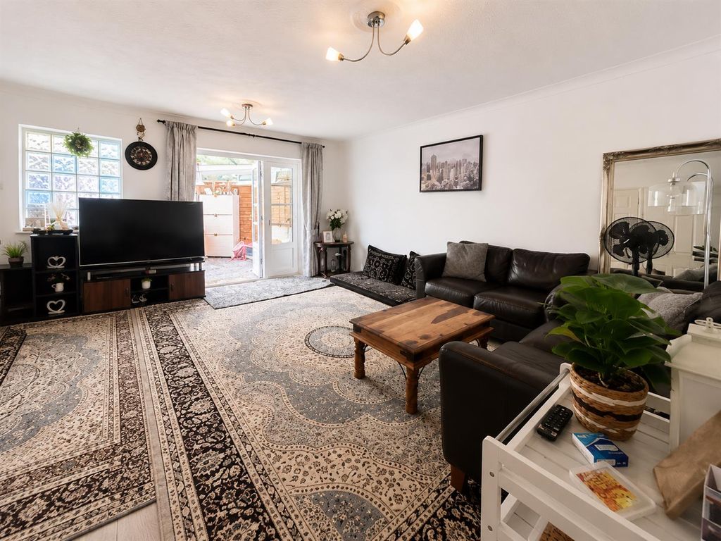 Property photo 2 of 14 4100A92A-5ee6-4Db2-Bc92-E66c95Dbf90A.Png