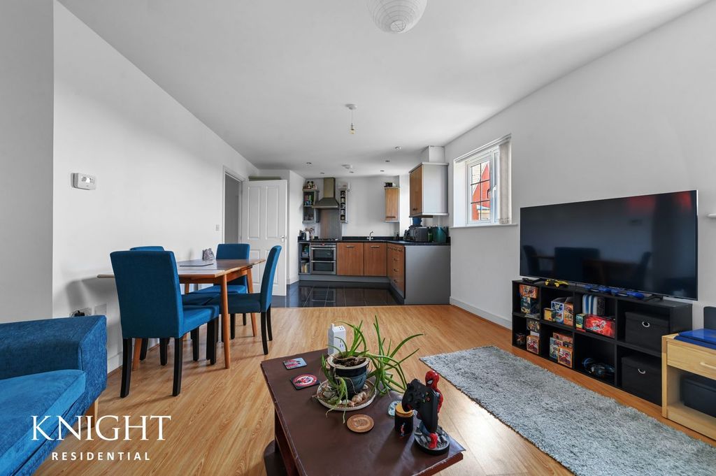 Property photo 3 of 14