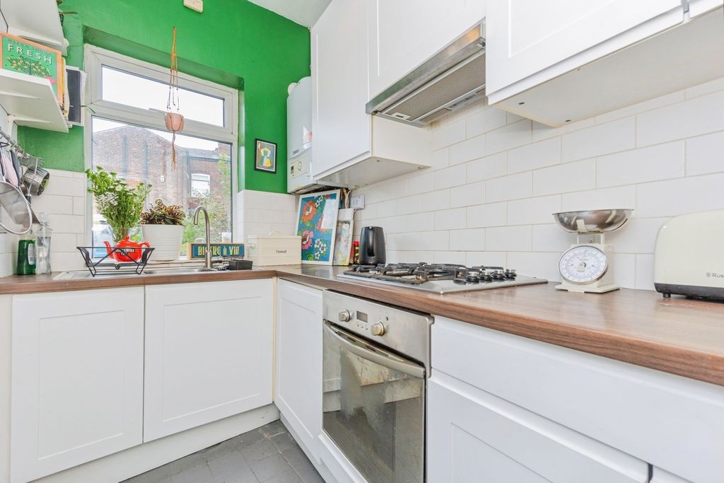 Property photo 2 of 17 Photo