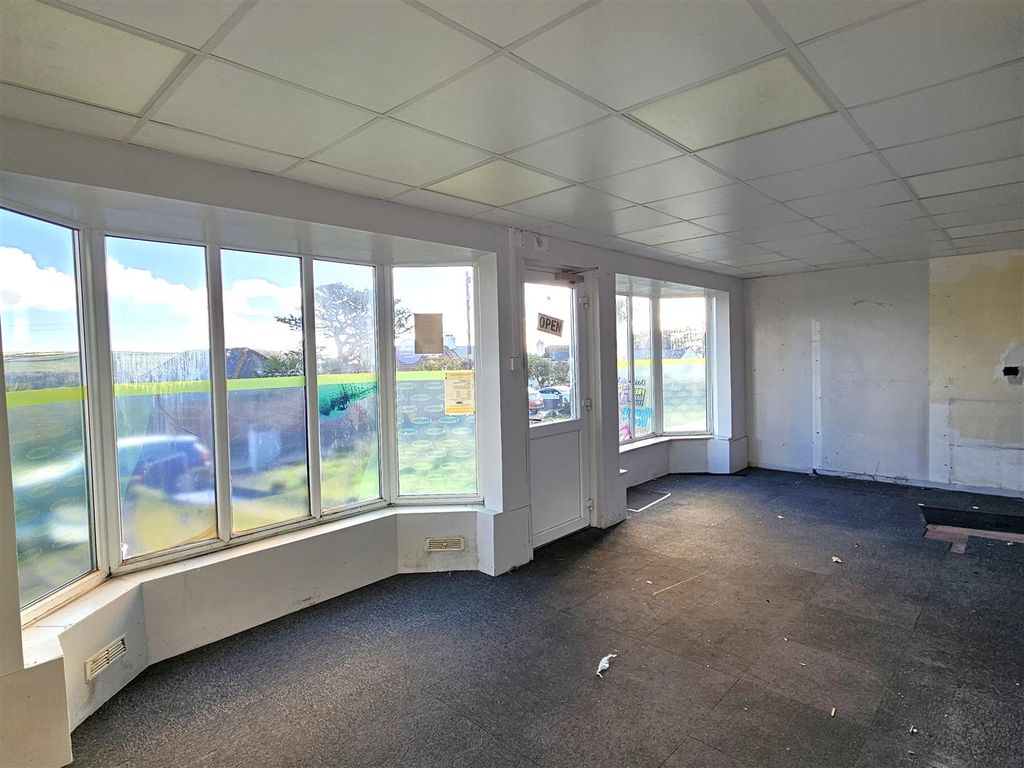 Property photo 3 of 28 Commercial