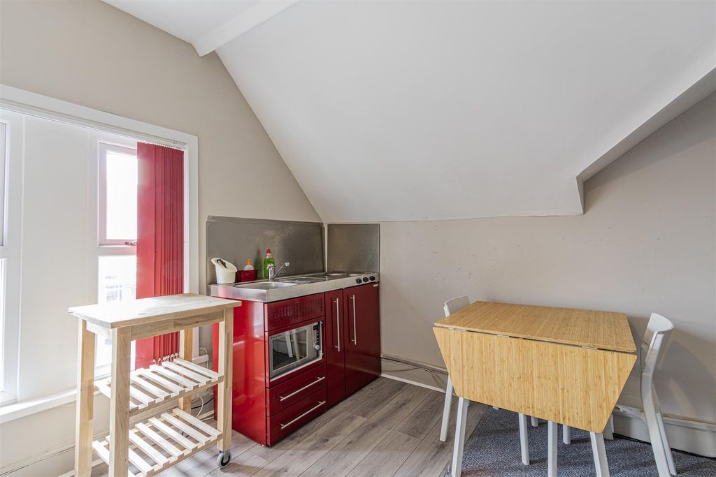 Property photo 3 of 7 Img-5.Jpg