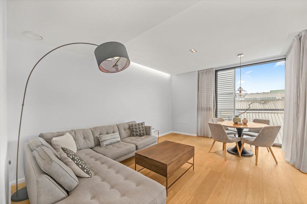 Property photo 1 of 10 Image