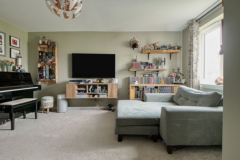 Property photo 3 of 27 Living Room