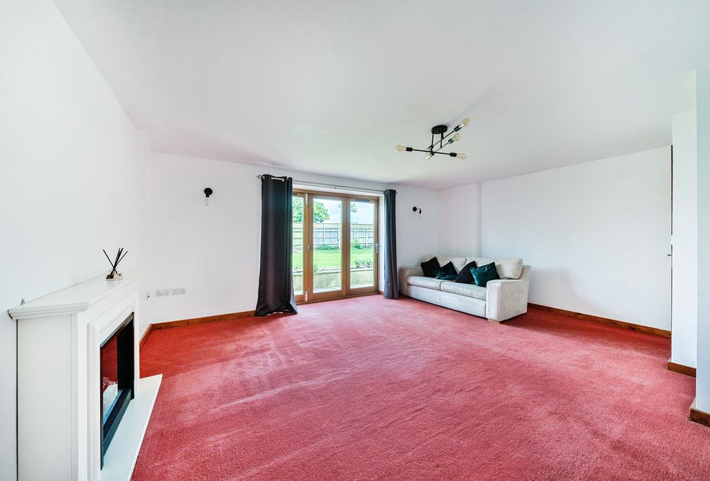 Property photo 3 of 19 1304560-12-6842Af...
