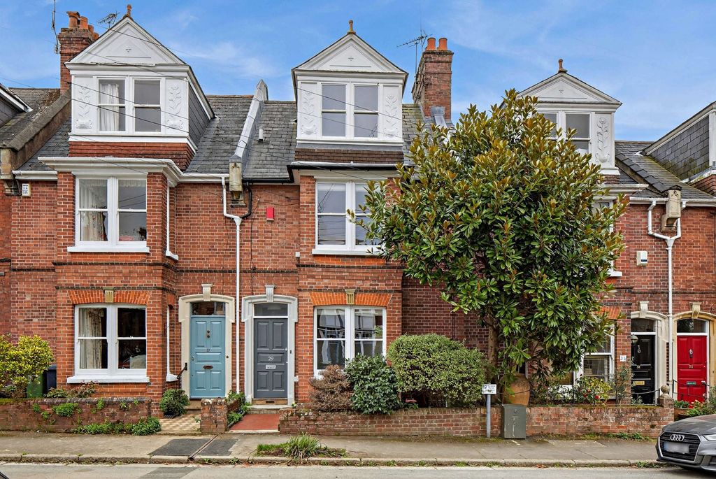 Property photo 1 of 12 29 Marlborough Road