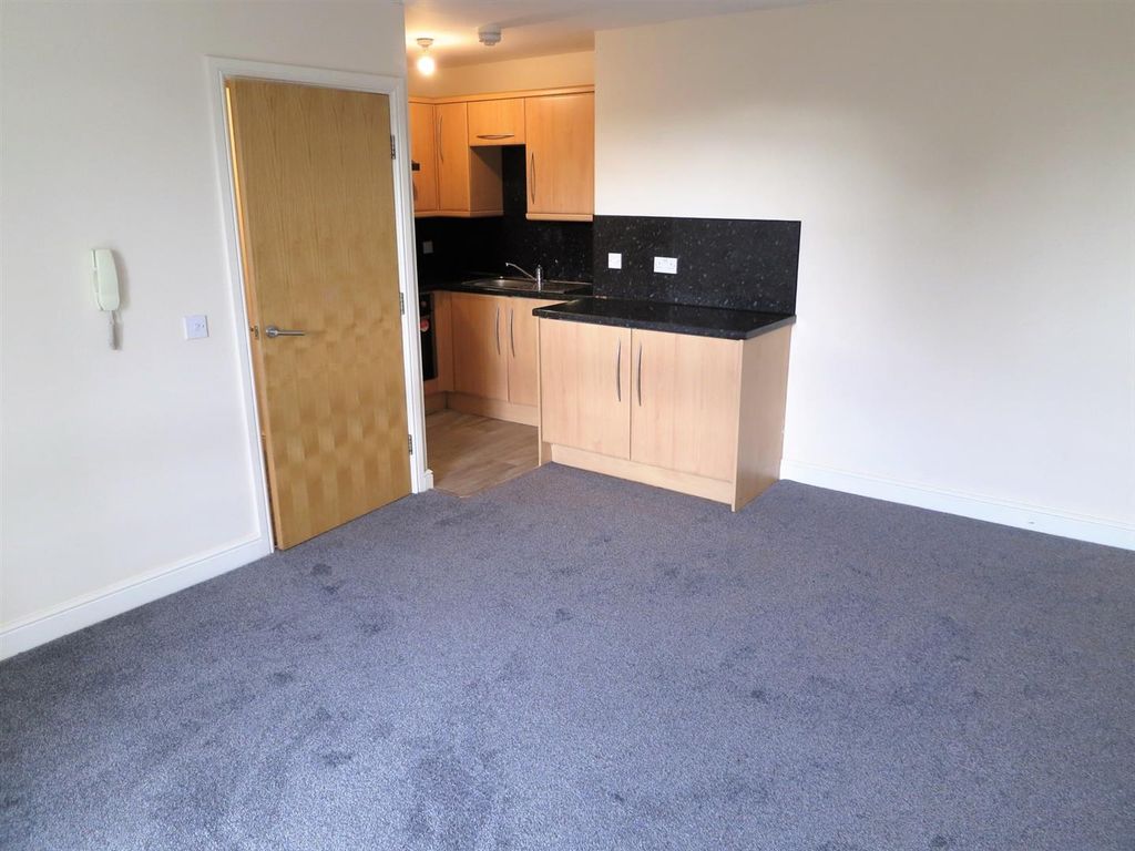 Property photo 2 of 11