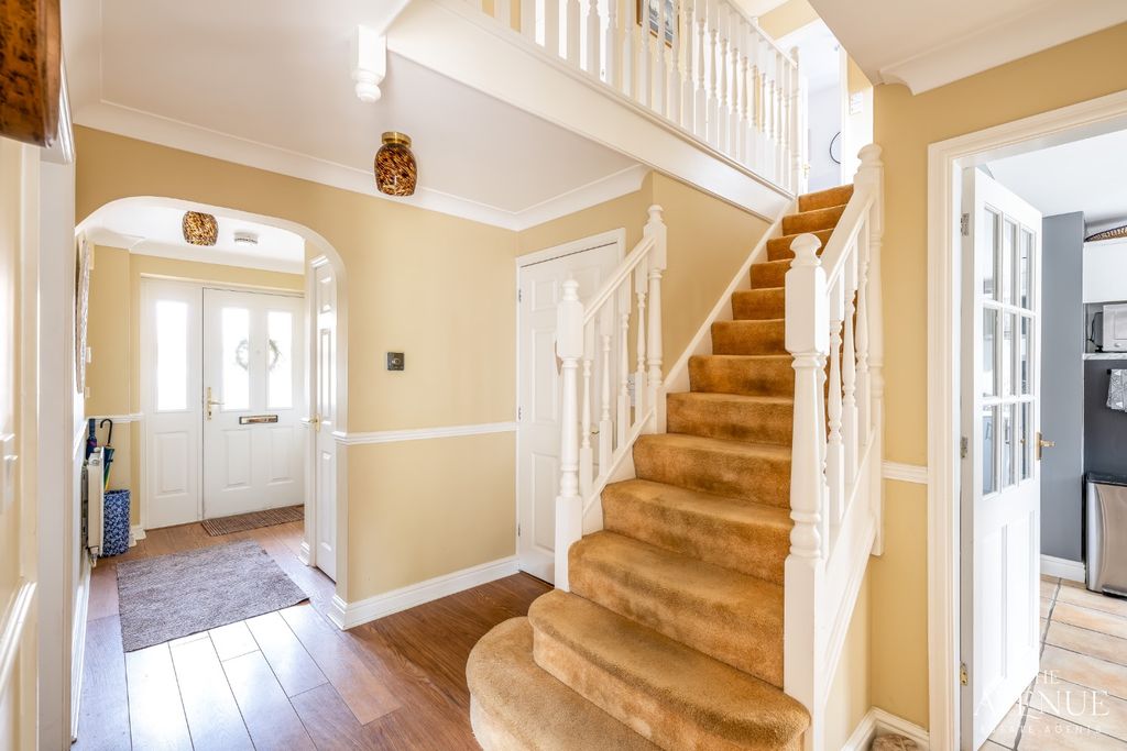 Property photo 3 of 39 4924597