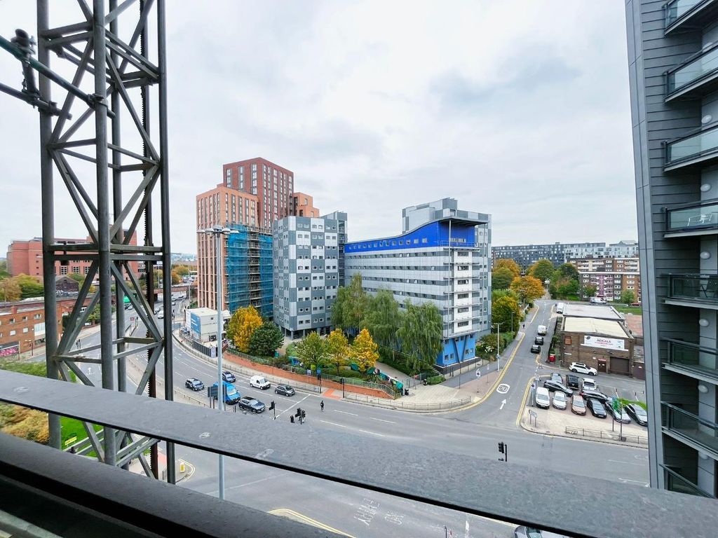 Property photo 2 of 10