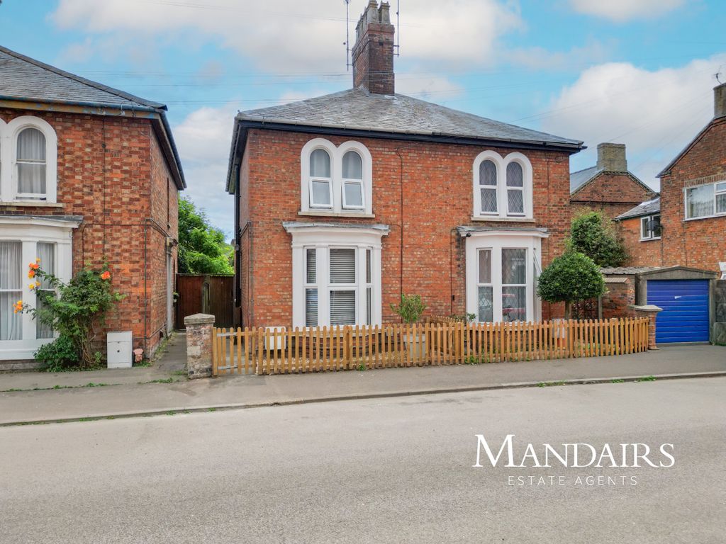 Property photo 1 of 35
