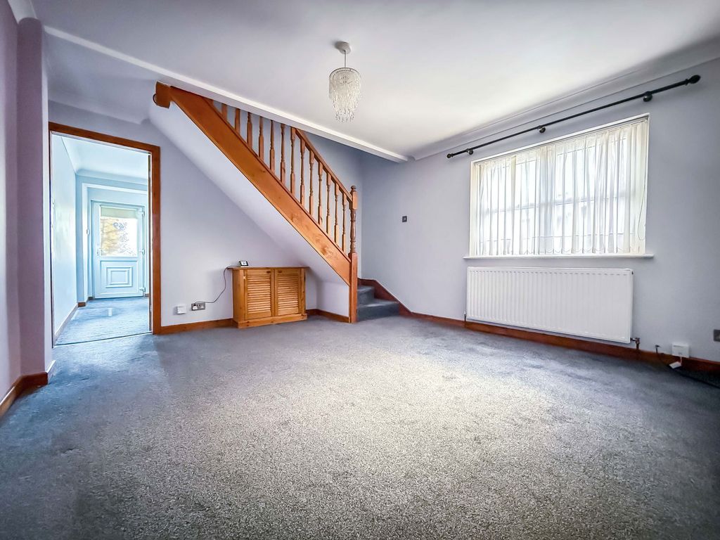 Property photo 2 of 27