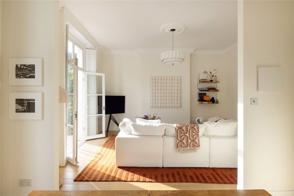 Property photo 2 of 14 Picture No. 10