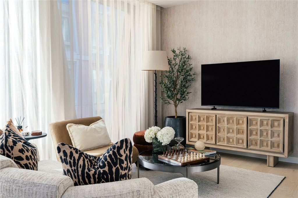 Property photo 3 of 26 Reception Room