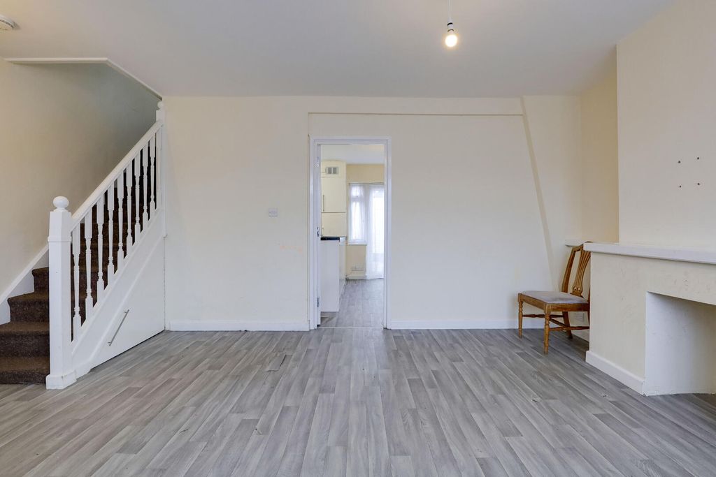 Property photo 3 of 20 Living Room