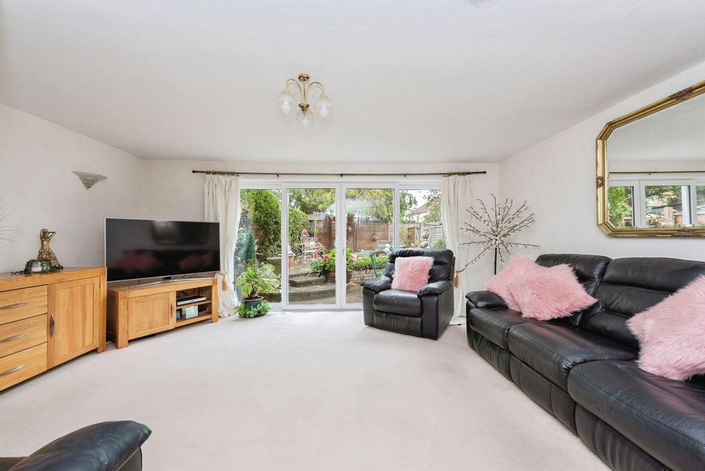 Property photo 2 of 19 Pbox-Img.Jpg
