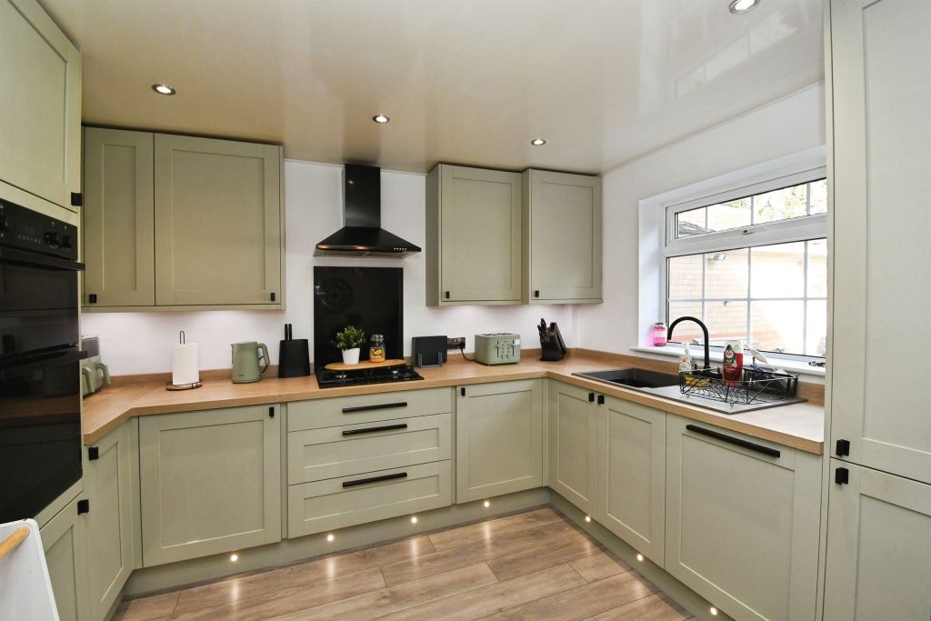 Additional image 5 of 4 bed detached house for saleHolly Close, Stallingborough, Grimsby DN41