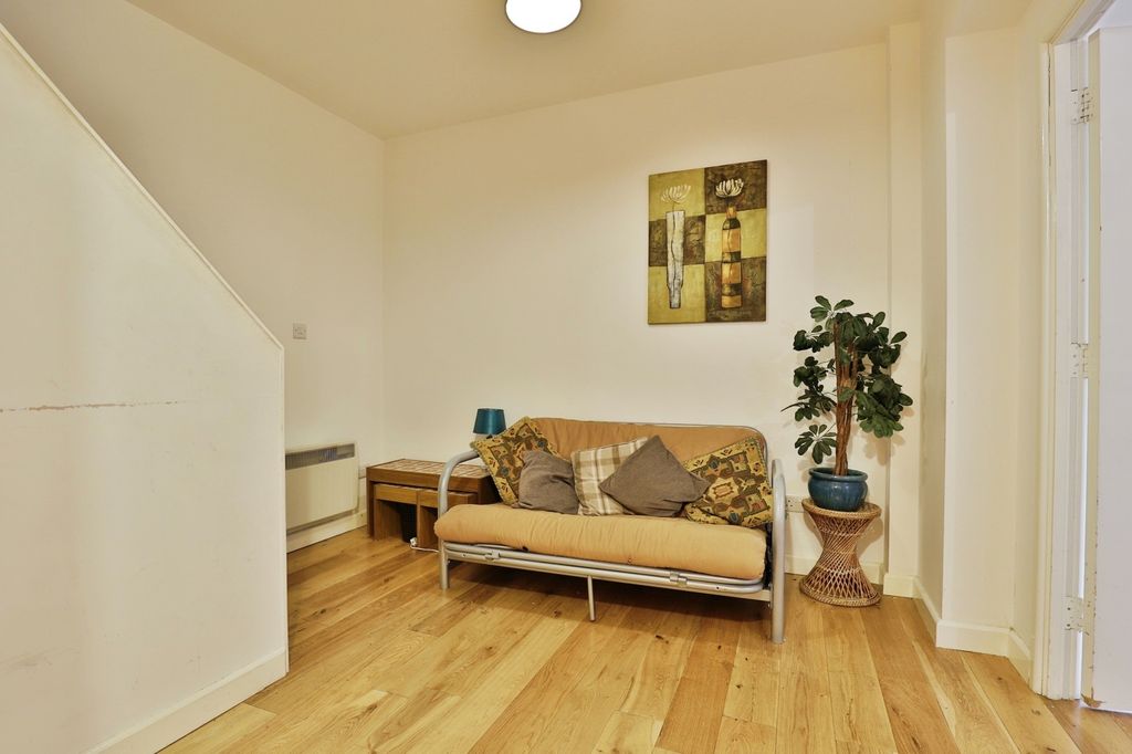 Property photo 3 of 14 Photo