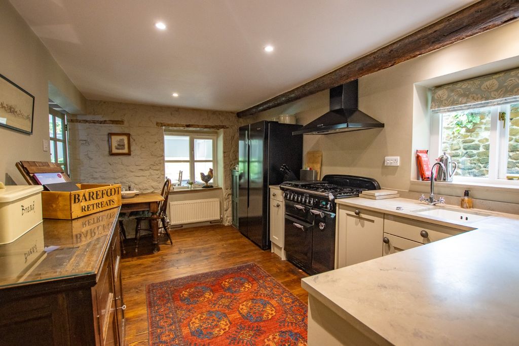Property photo 3 of 27 4271334