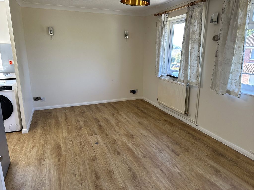 Property photo 3 of 9 Picture No. 11