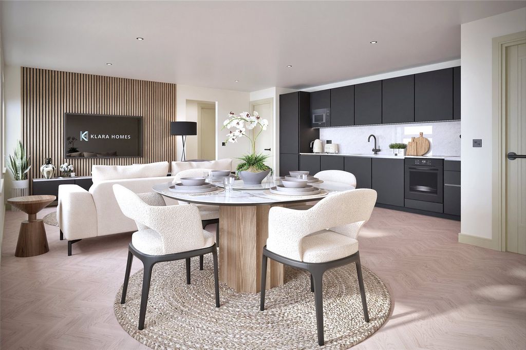 Property photo 1 of 5 Living/Dining Room