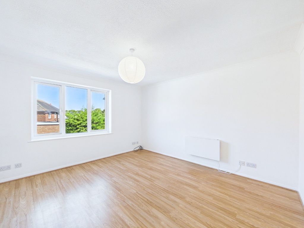 Property photo 2 of 12 4803013
