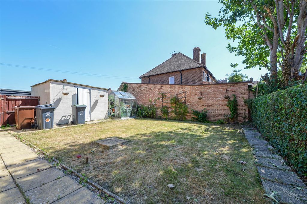 Property photo 2 of 9 Woodlands Road3.Jpg