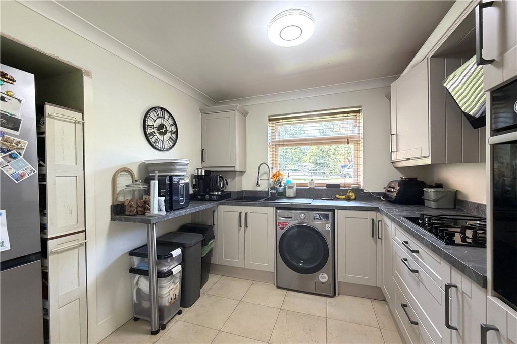 Property photo 2 of 14 Picture No. 30