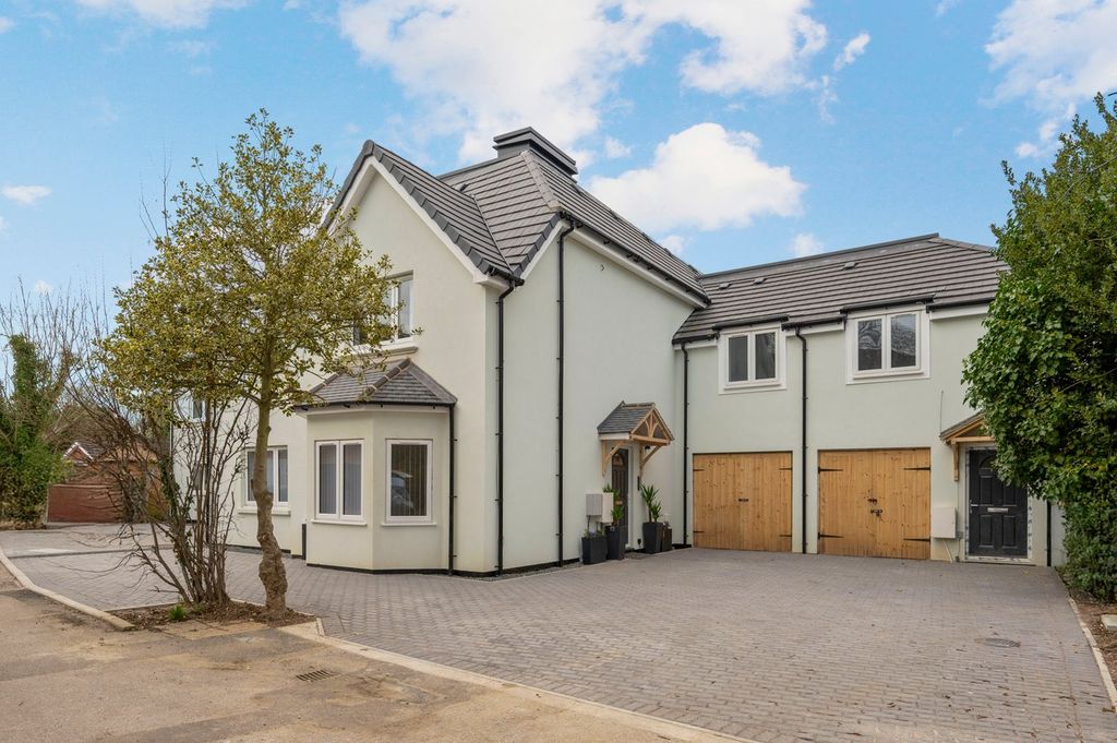 Property photo 2 of 20