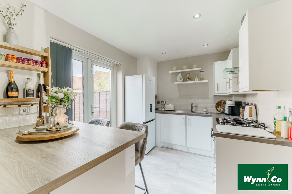 Property photo 2 of 21 Kitchen