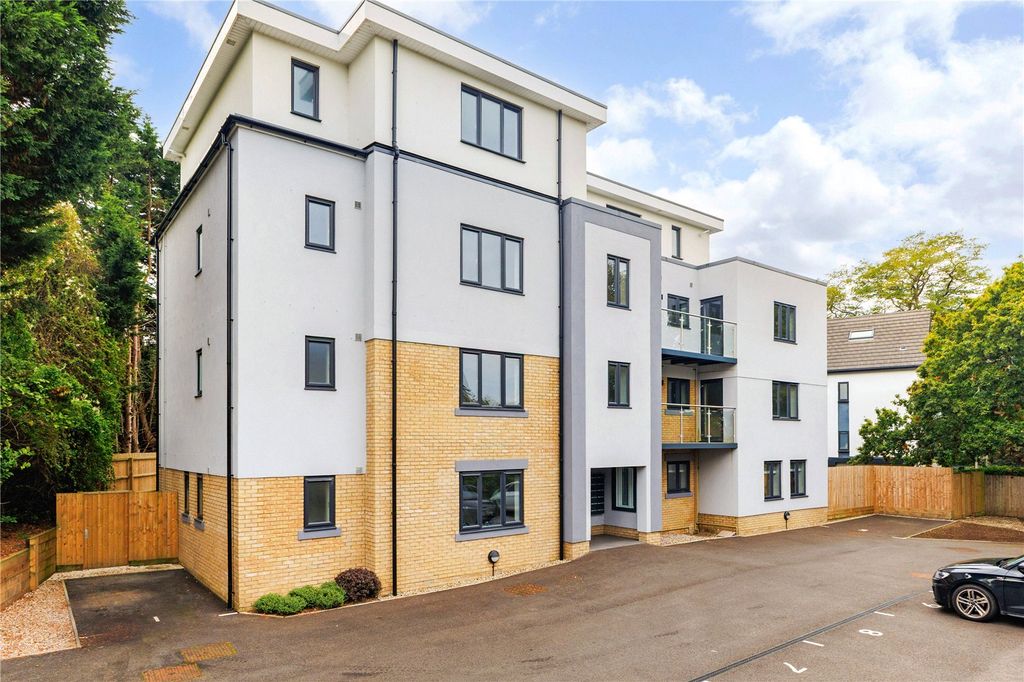 Property photo 3 of 10 Picture No. 14