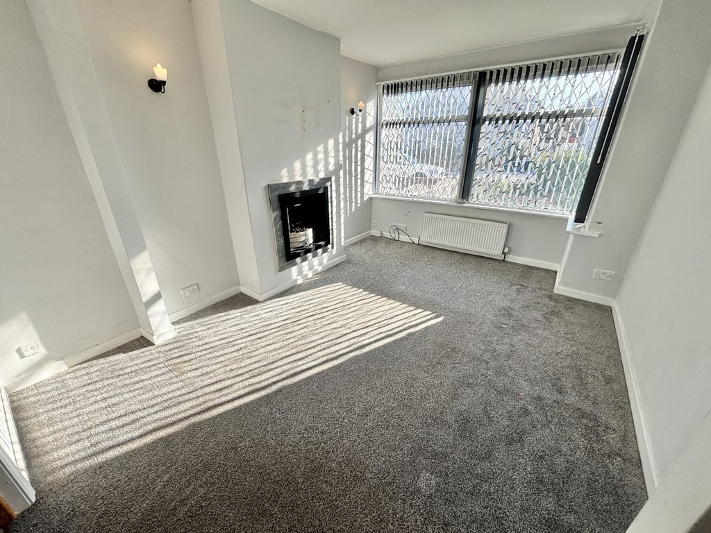 Property photo 2 of 27