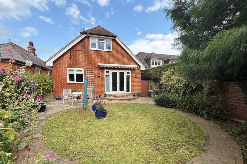 Property photo 1 of 17 Photo 5