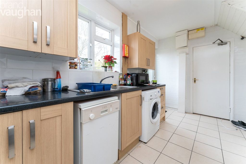 Property photo 1 of 18 Picture No. 06