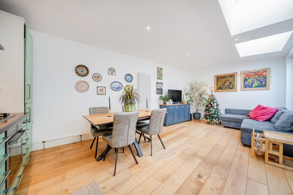 Property photo 1 of 13 1389391-4-693Aabc...