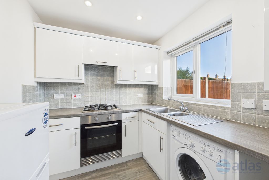 Property photo 2 of 12 Kitchen