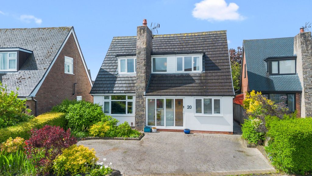 Property photo 1 of 32
